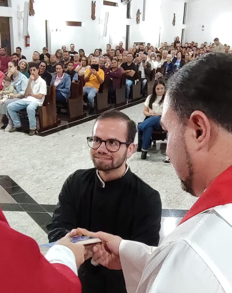 CELEBRAÇÃO DA PRIMEIRA PROFISSÃO RELIGIOSA DE KAIAN PATRICK DOMINGUES DIAS