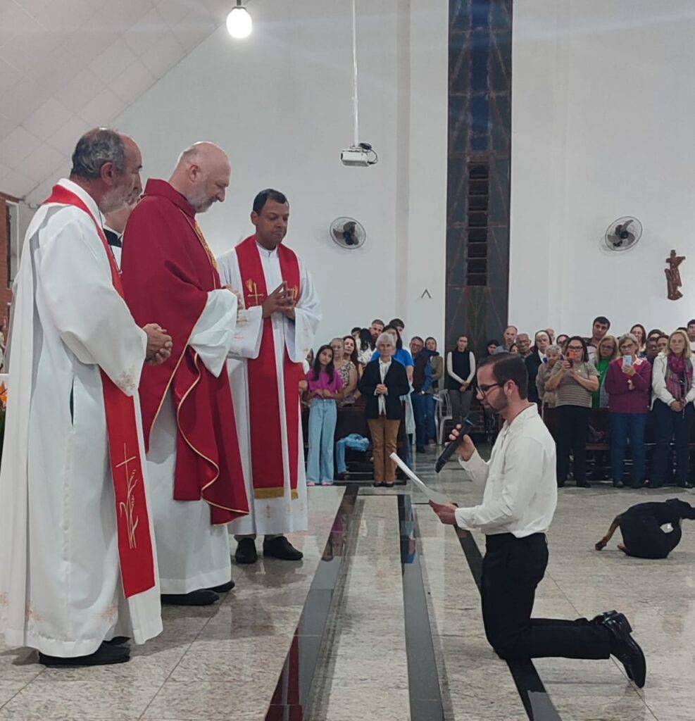 CELEBRAÇÃO DA PRIMEIRA PROFISSÃO RELIGIOSA DE KAIAN PATRICK DOMINGUES DIAS