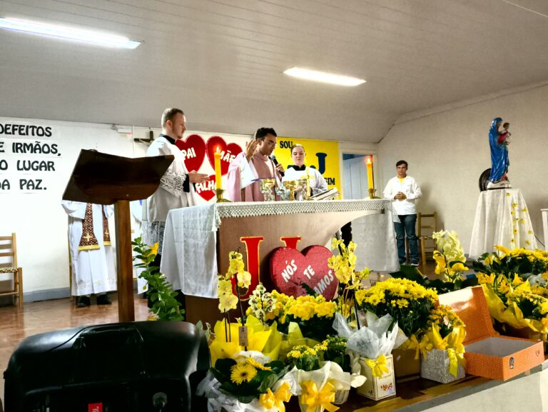 JUVENTUDE, PEREGRINOS DE ESPERANÇA