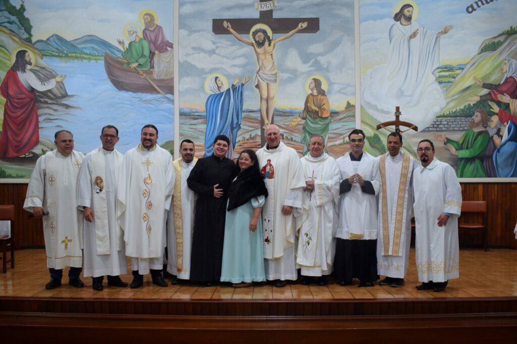 MISSA DOS VOTOS PERPÉTUOS: UMA ENTREGA DEFINITIVA A CRISTO
